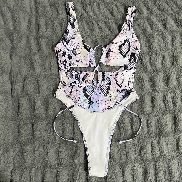 CHYRII Women's Sexy Cutout Lace Up Backless High Cut One Piece Swimsuit Monokini - Picture 9 of 13